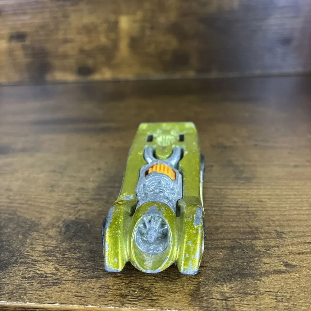 Hot Wheels 1970 Redline YELLOW JET THREAT